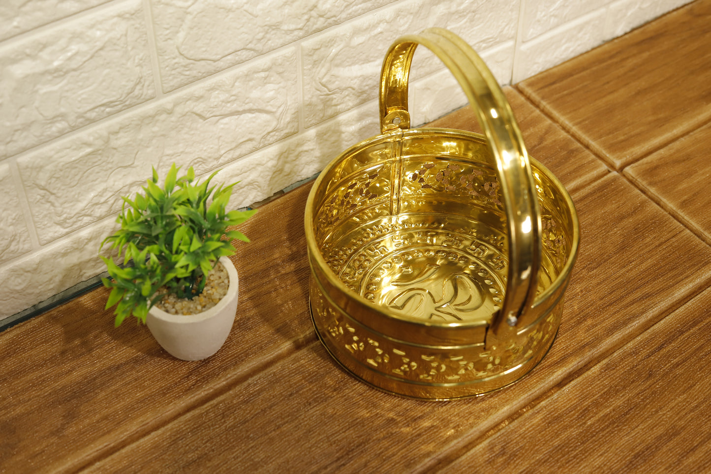 ॐ Round Shaped Laser Cut Brass Puja Basket